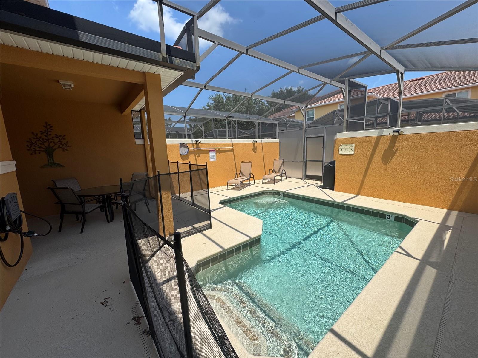 Image 40 of 61 For 8977 Coco Palm Road