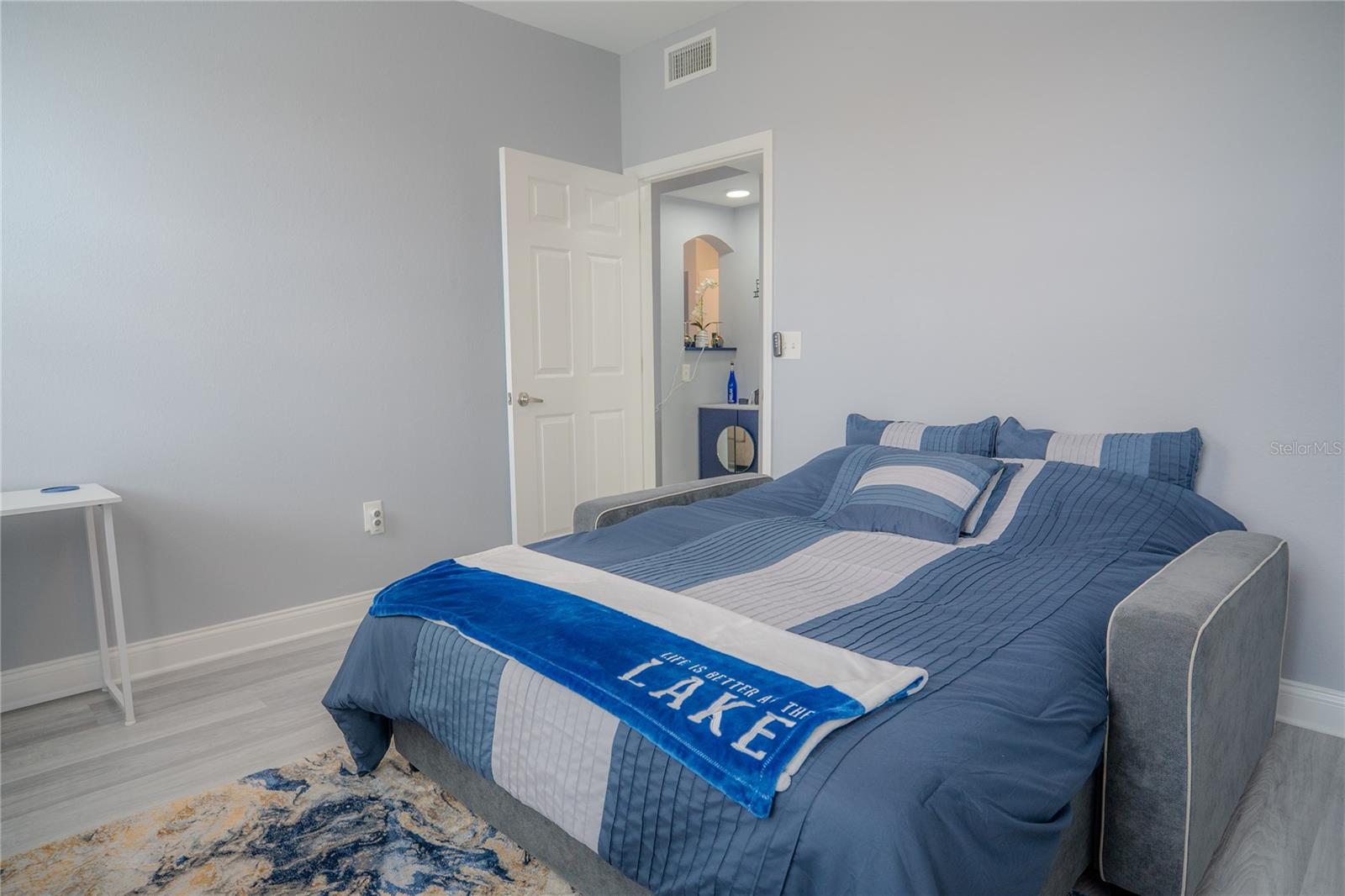 Image 17 of 91 For 3406 Soho Street 102