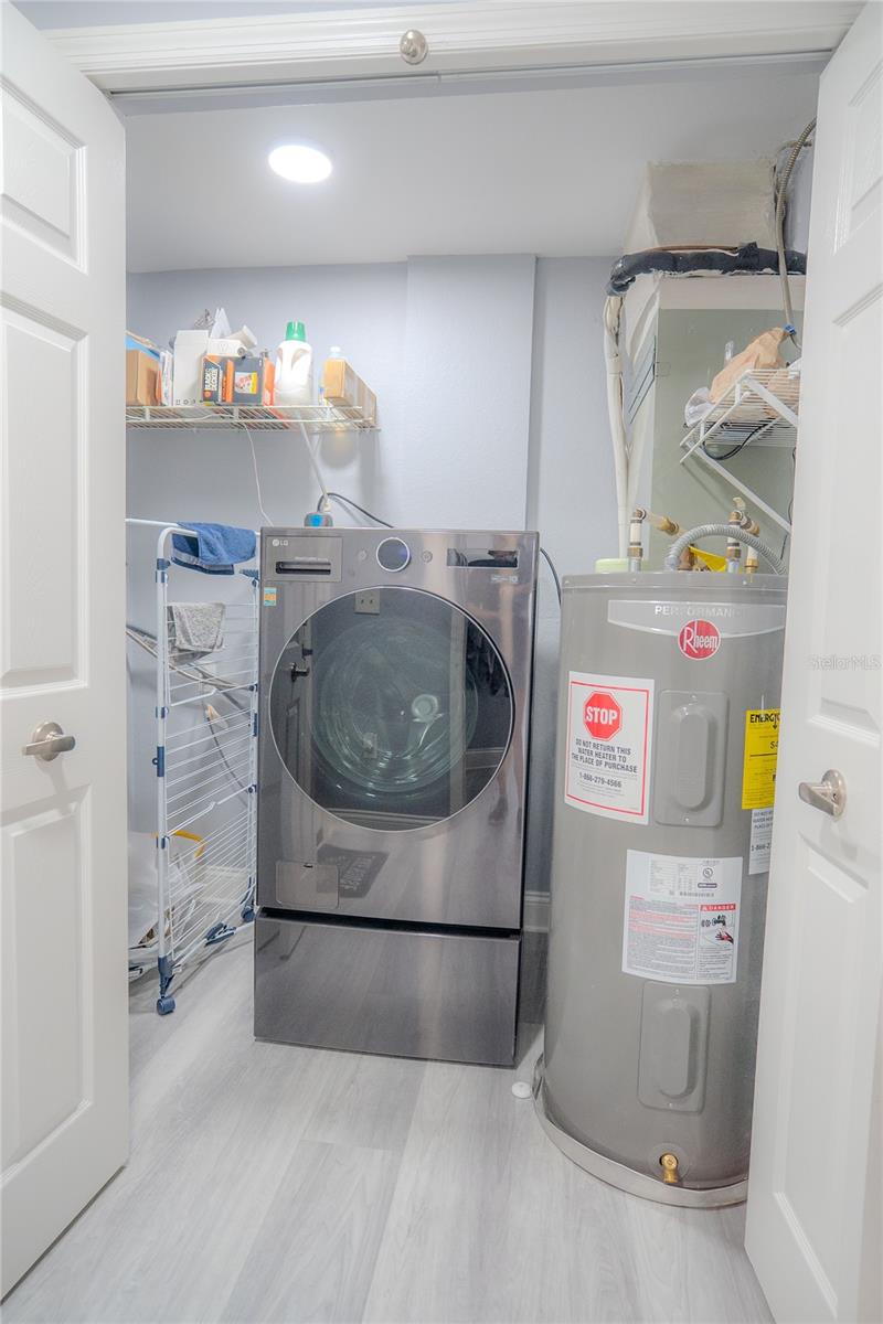 Image 36 of 91 For 3406 Soho Street 102