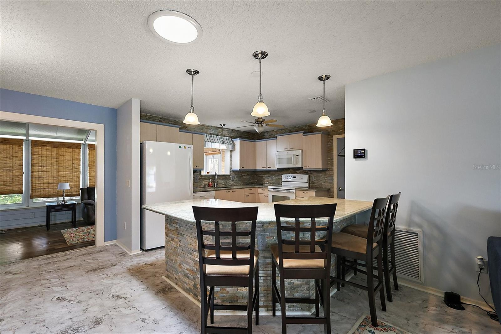 Image 7 of 34 For 2003 Cordero Court