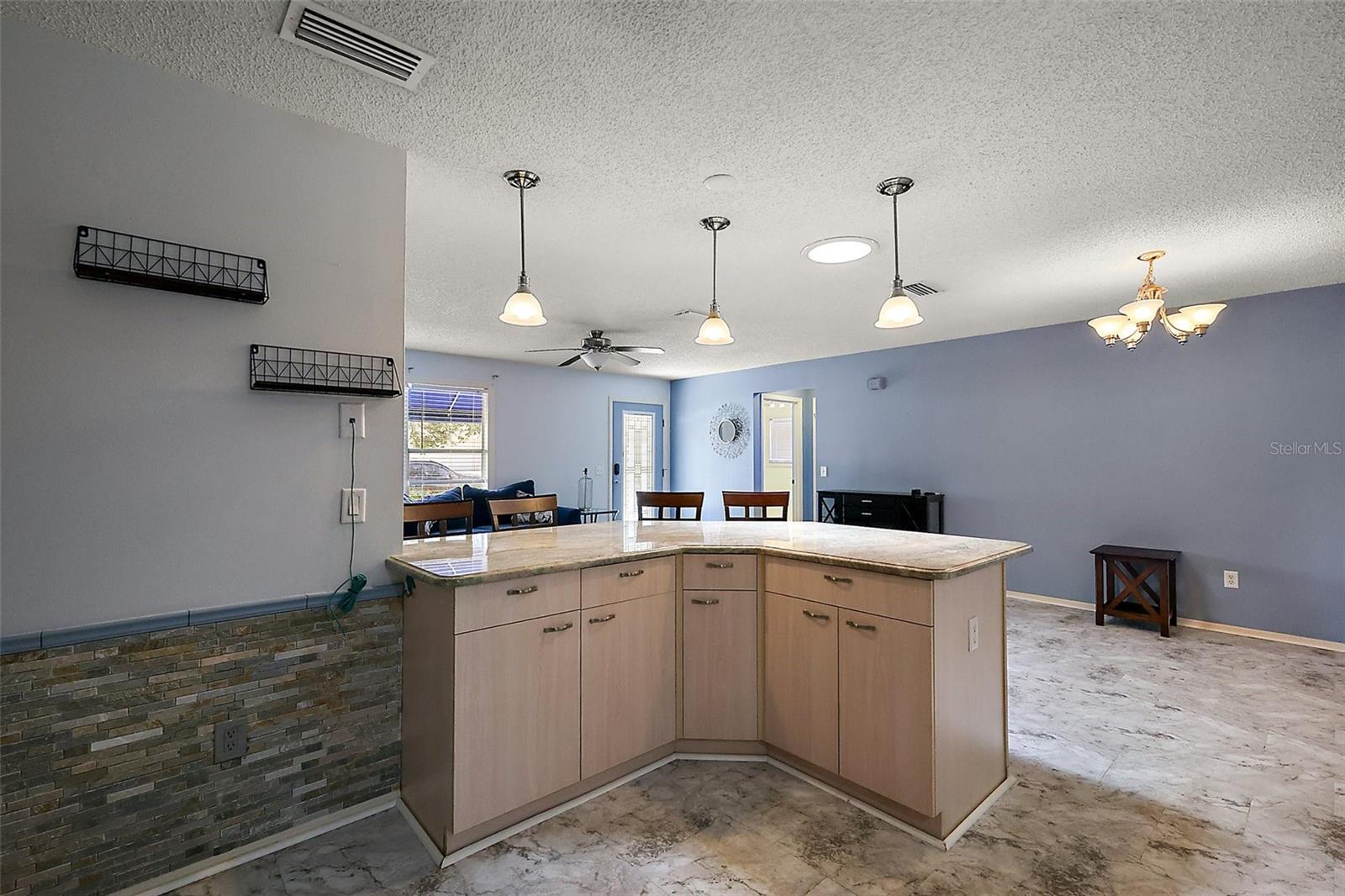 Image 9 of 34 For 2003 Cordero Court