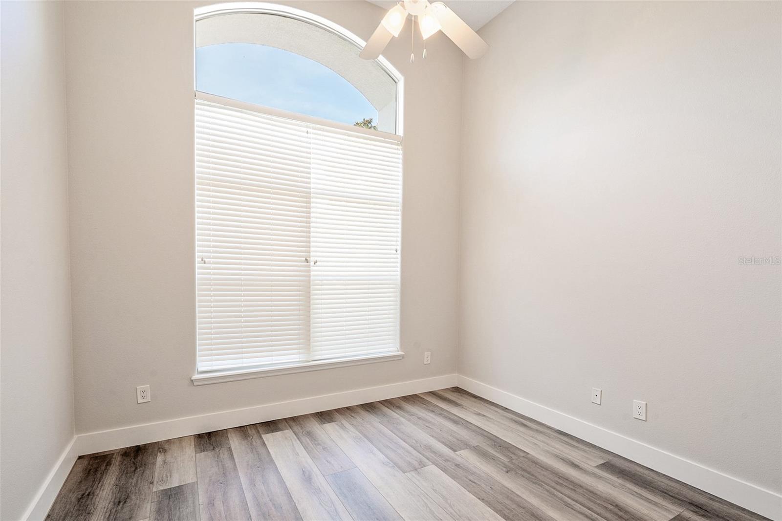 Image 17 of 71 For 16951 Florence View Drive