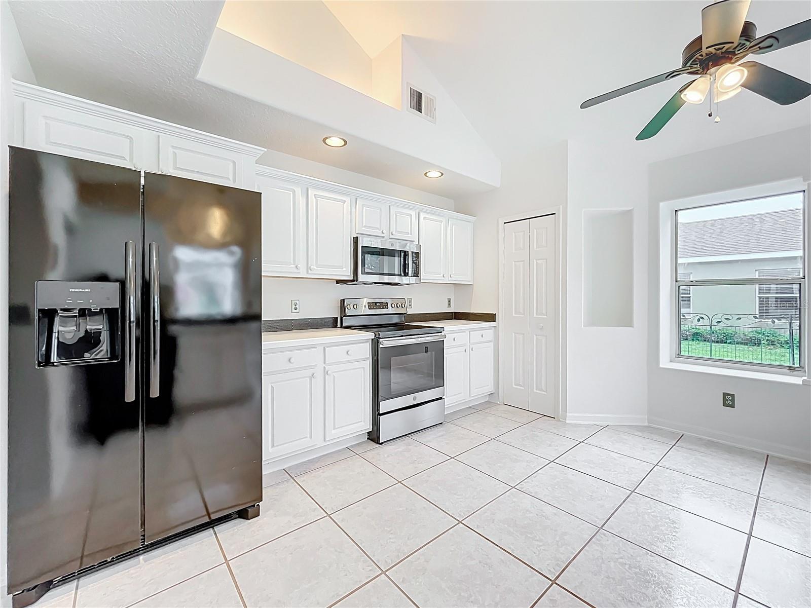 Image 10 of 65 For 2024 Meadowside Drive