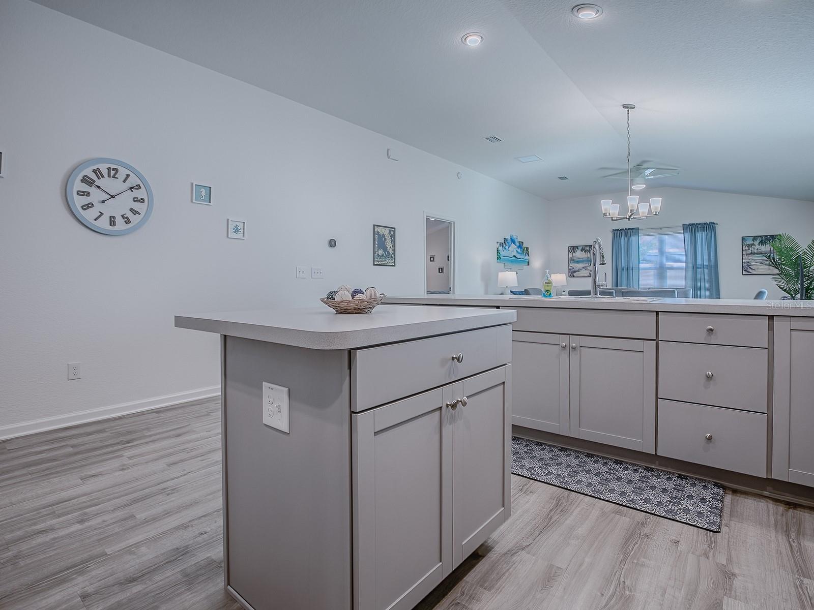 Image 18 of 57 For 865 Conroe Street