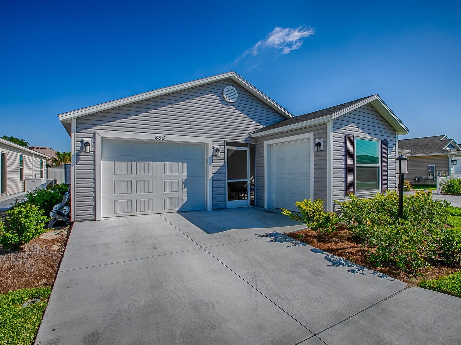 Image 2 of 57 For 865 Conroe Street