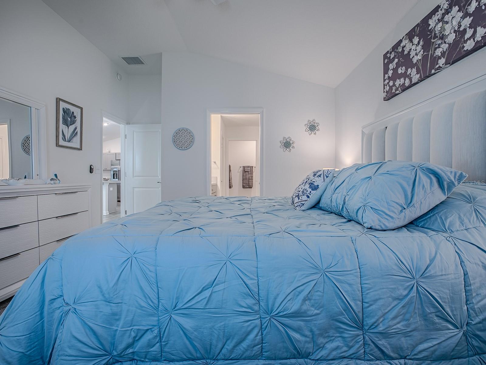 Image 34 of 57 For 865 Conroe Street