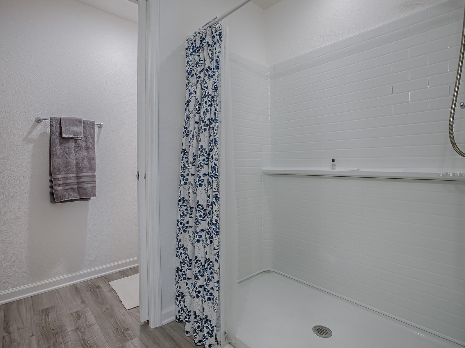 Image 37 of 57 For 865 Conroe Street