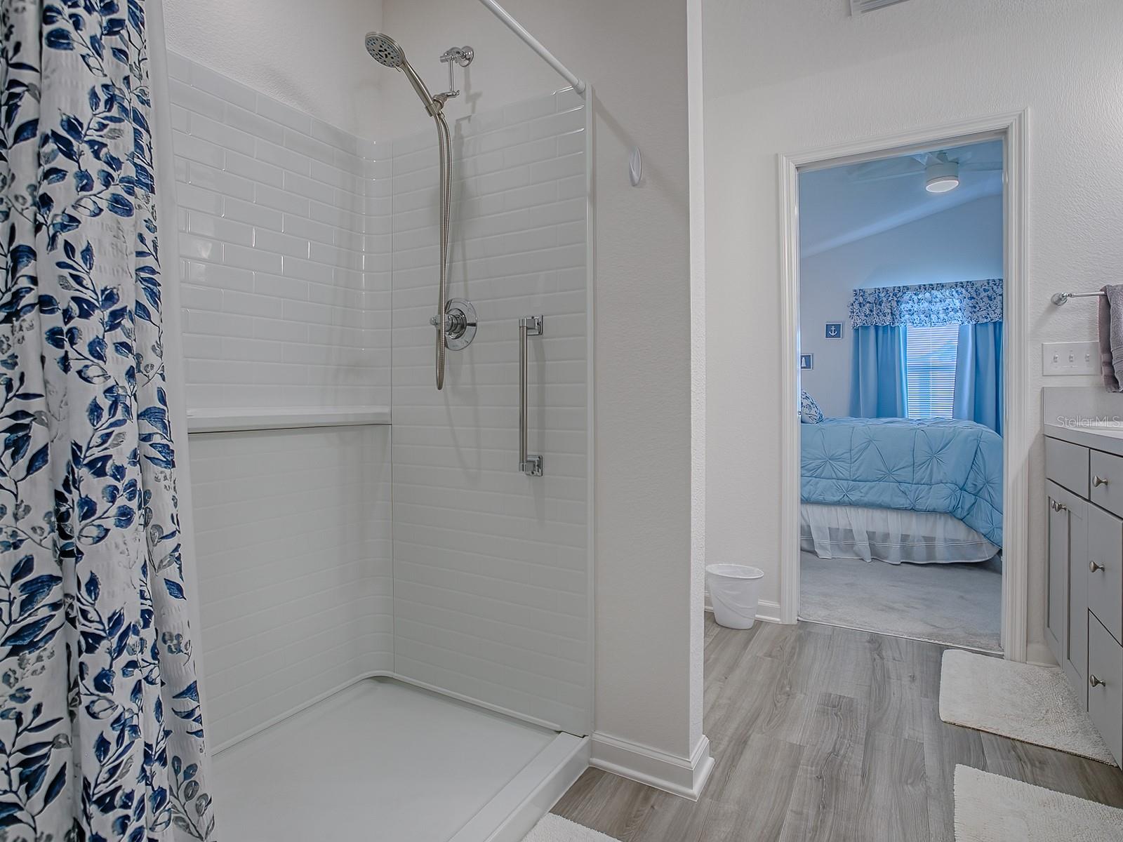 Image 41 of 57 For 865 Conroe Street