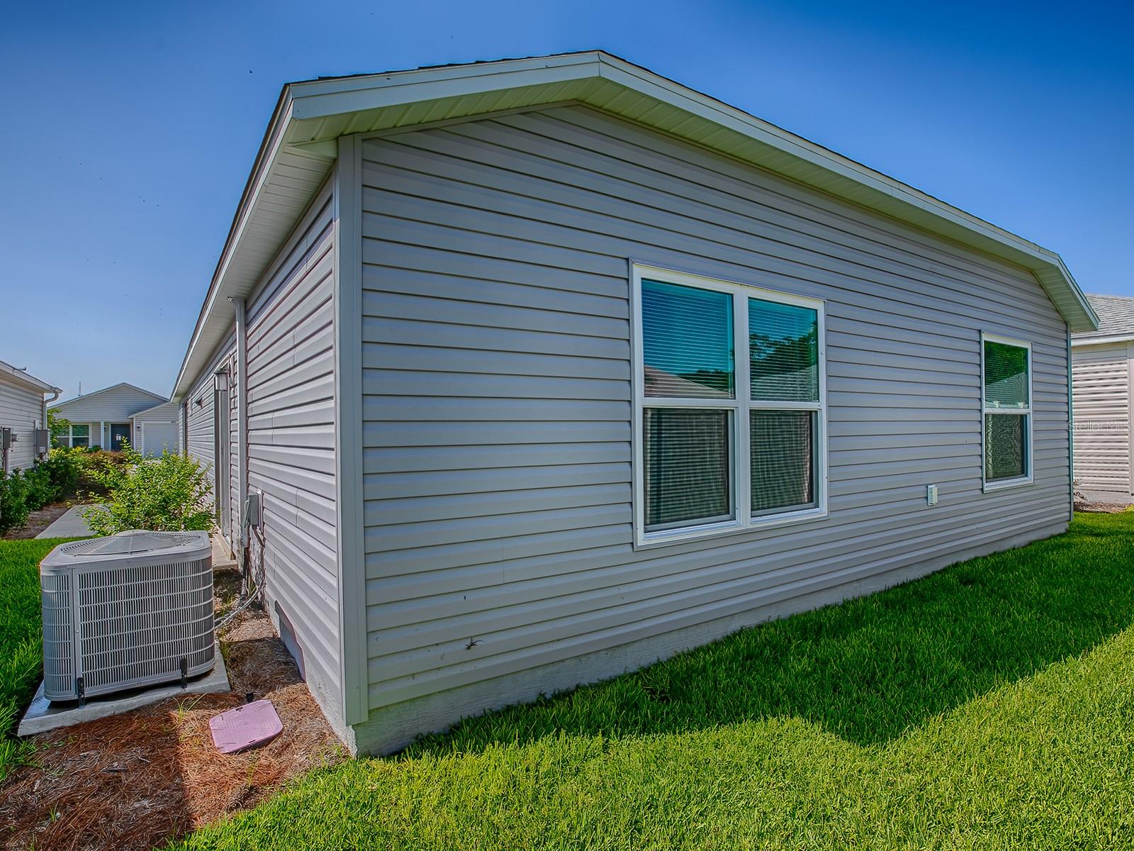 Image 42 of 57 For 865 Conroe Street