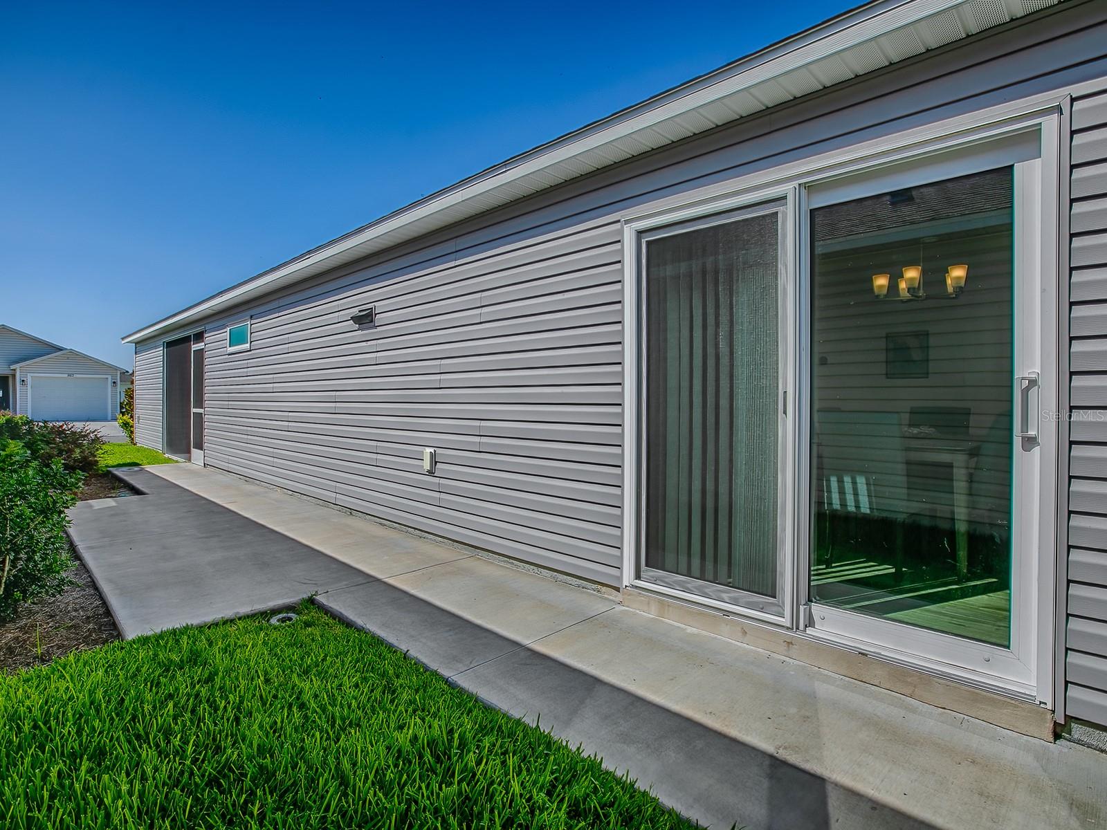 Image 43 of 57 For 865 Conroe Street
