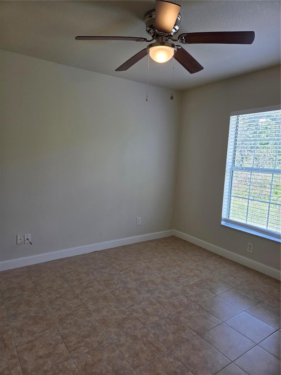 Image 10 of 13 For 15745 33rd Avenue Road