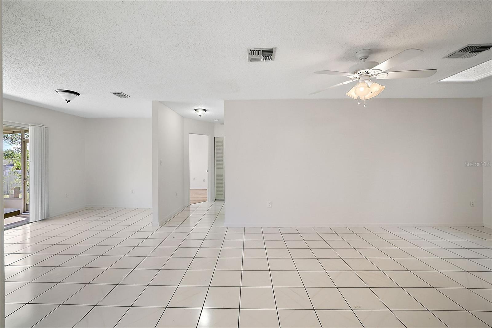 Image 3 of 21 For 1453 Fernleaf Drive
