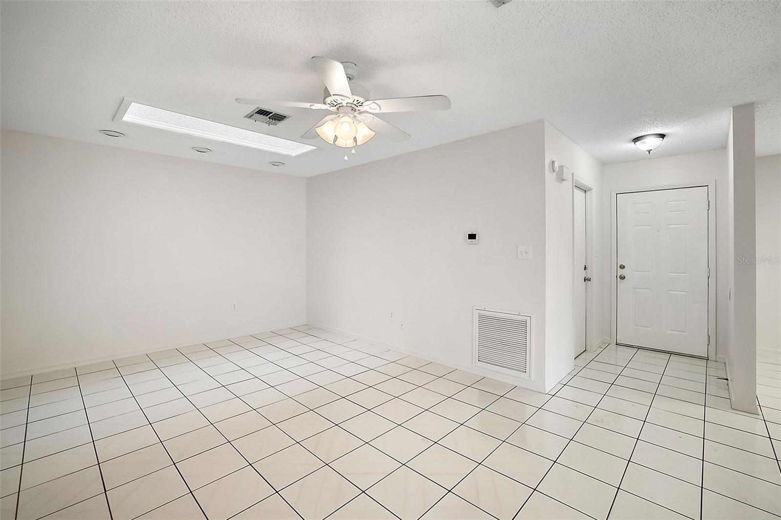 Image 5 of 21 For 1453 Fernleaf Drive