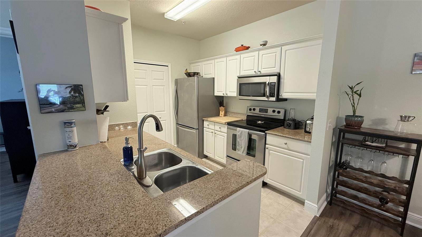 Image 11 of 29 For 130 Southern Pecan Circle 204