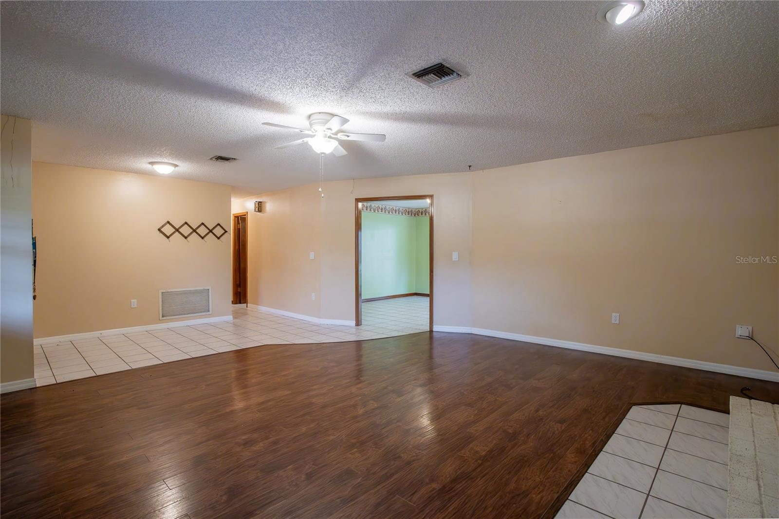 Image 10 of 41 For 18015 Palm Street