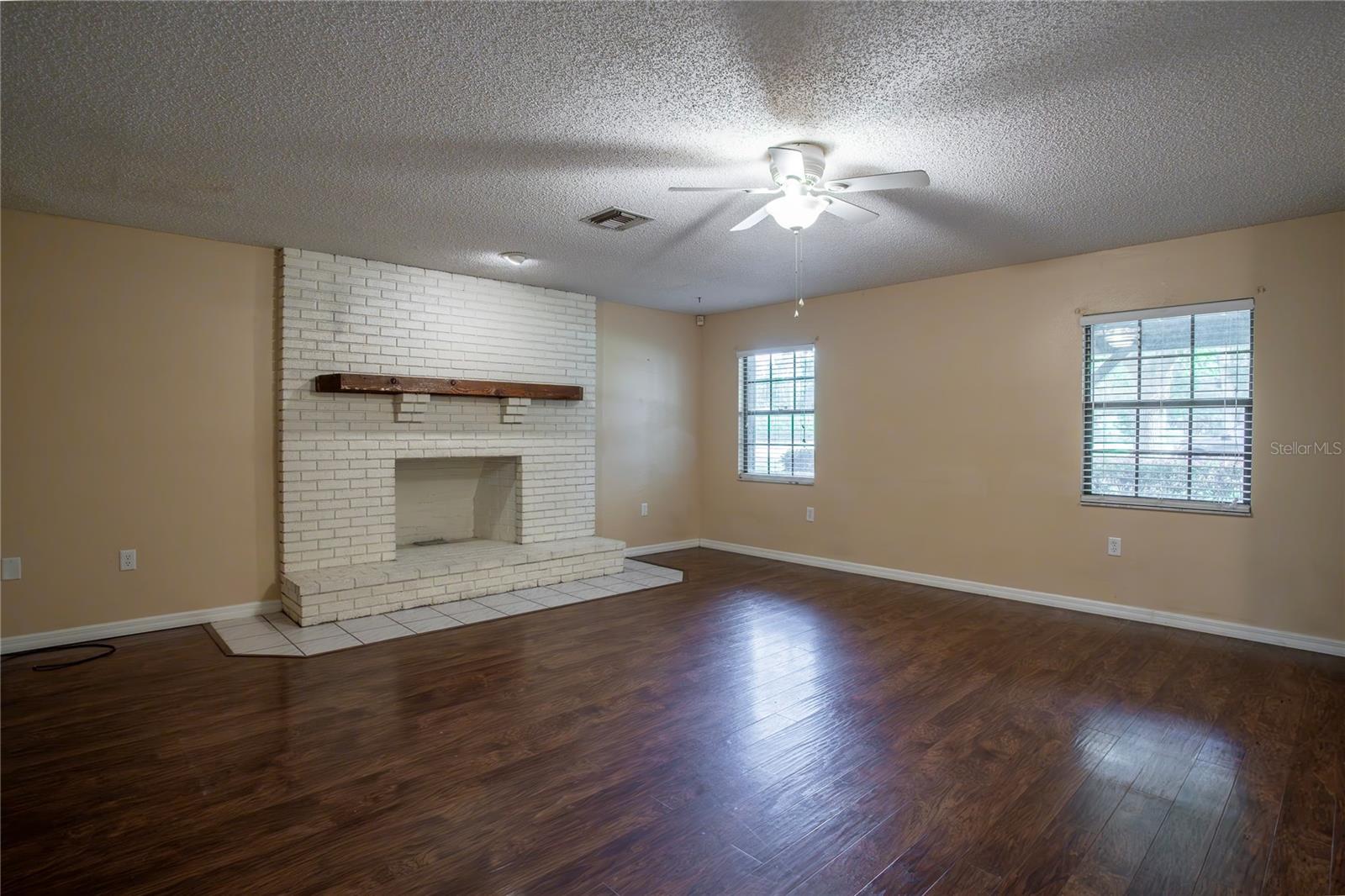 Image 11 of 41 For 18015 Palm Street