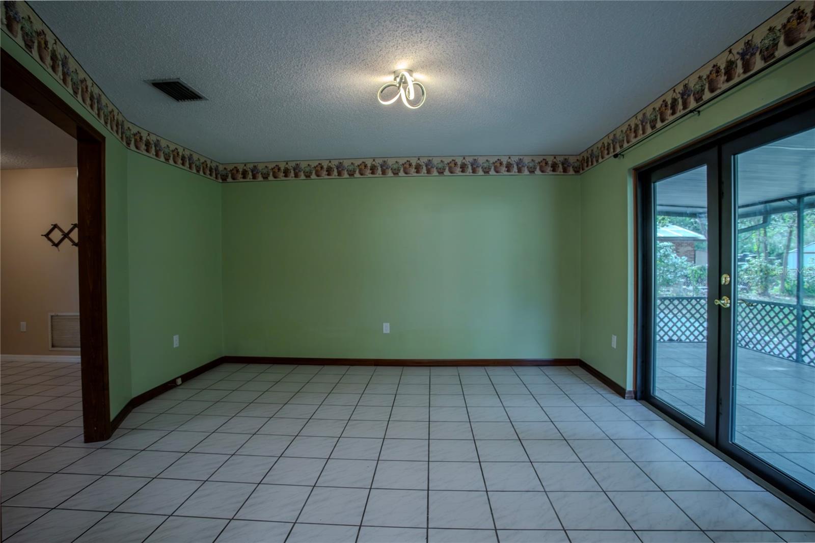 Image 13 of 41 For 18015 Palm Street