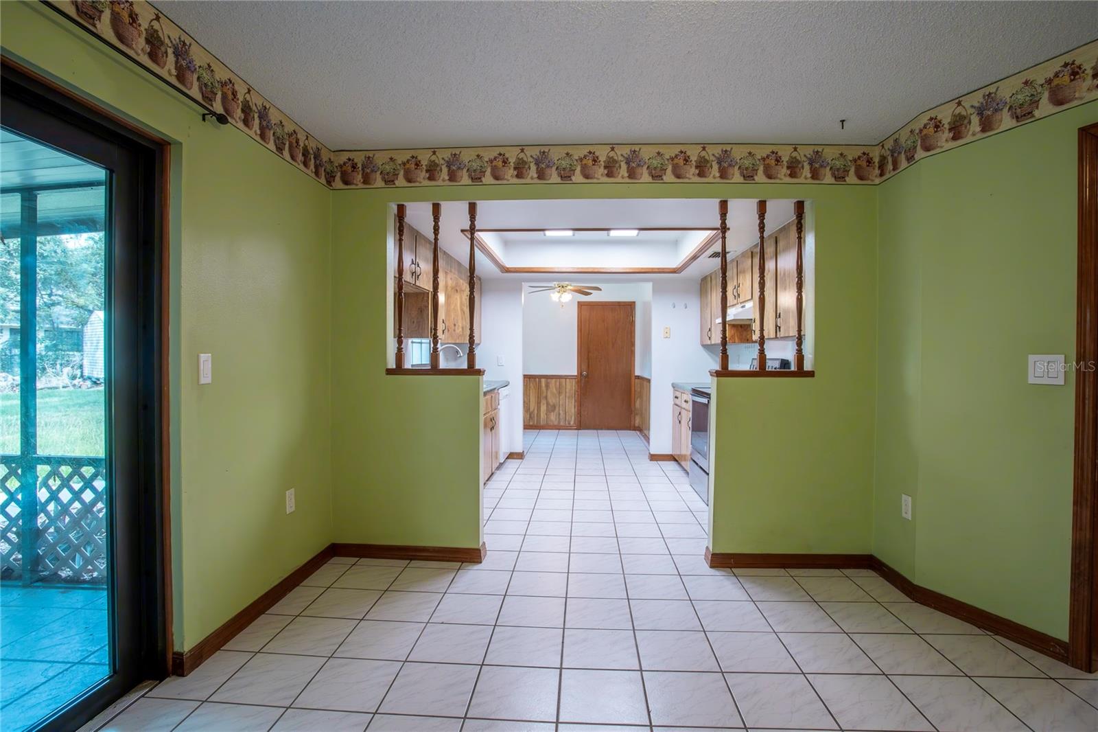Image 14 of 41 For 18015 Palm Street
