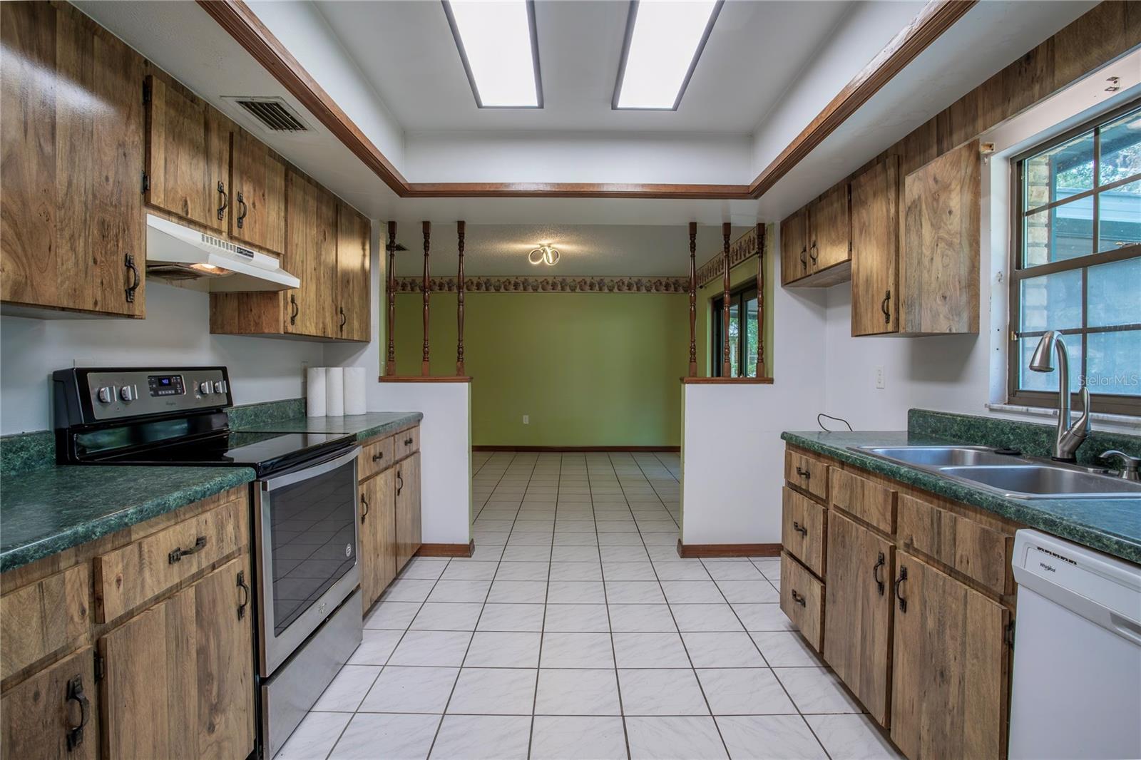 Image 16 of 41 For 18015 Palm Street