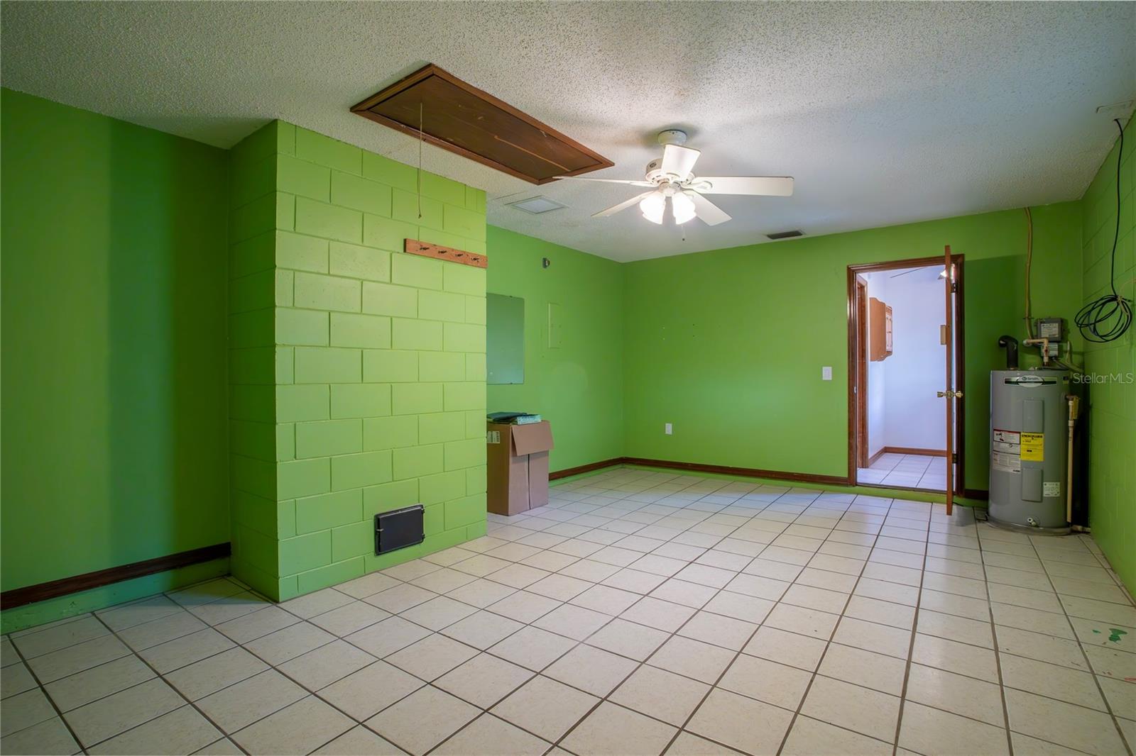 Image 19 of 41 For 18015 Palm Street