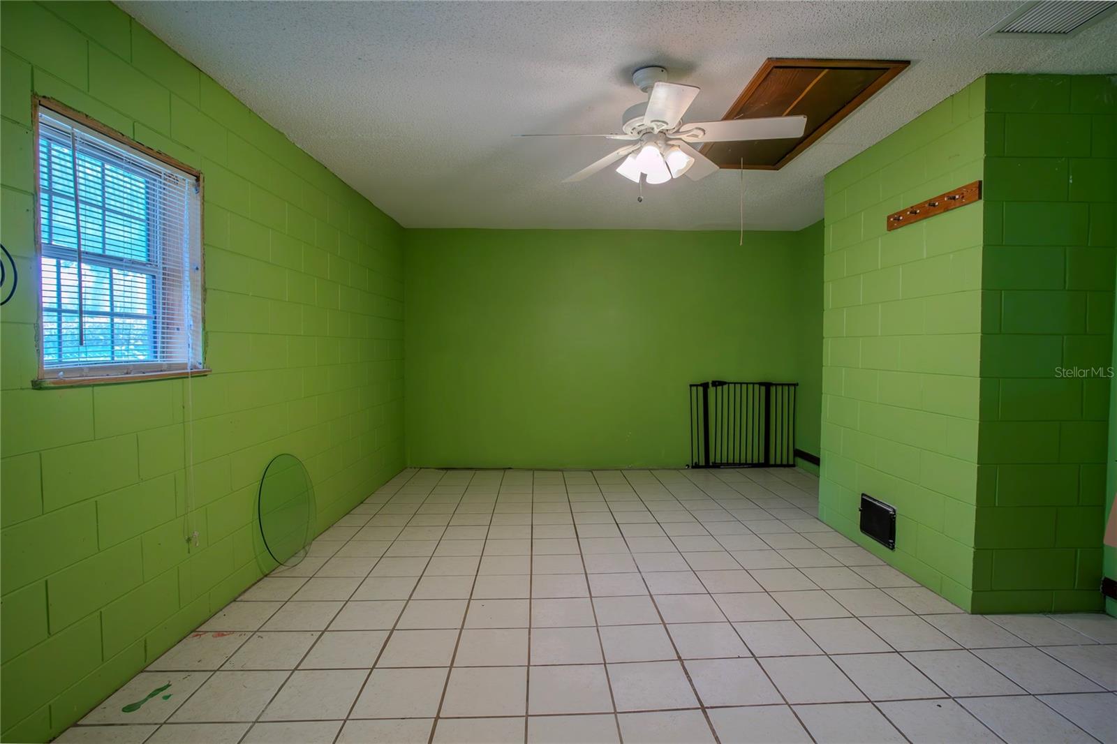Image 20 of 41 For 18015 Palm Street
