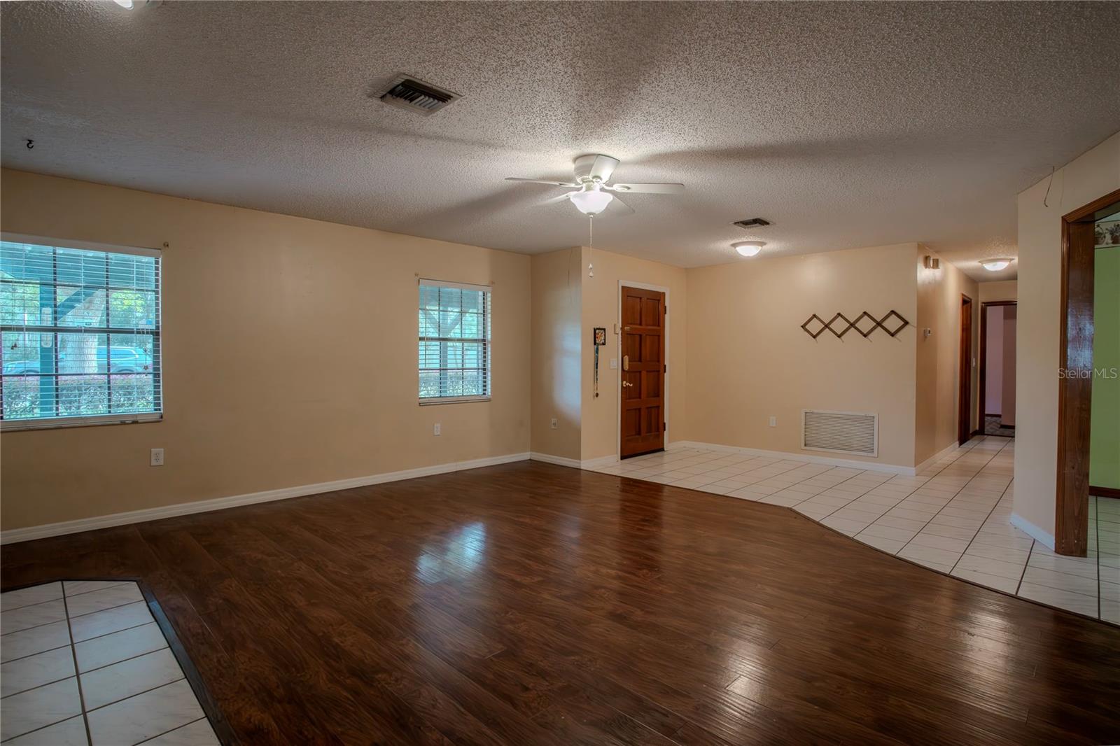 Image 8 of 41 For 18015 Palm Street