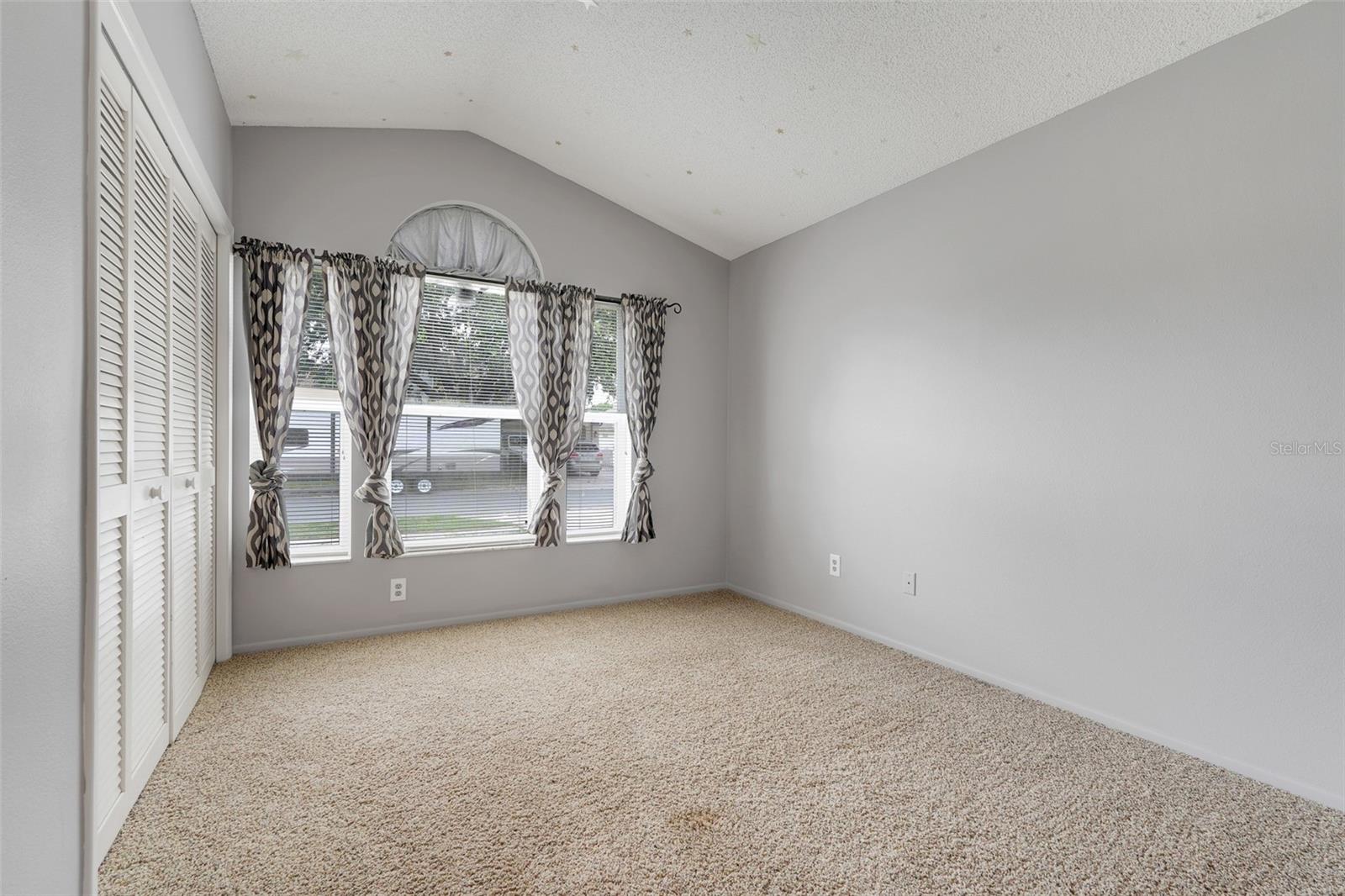 Image 32 of 43 For 2896 Picadilly Circle