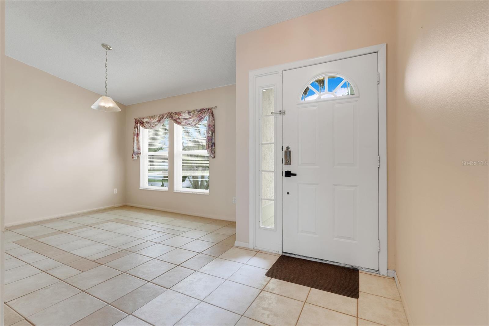 Image 8 of 43 For 2896 Picadilly Circle