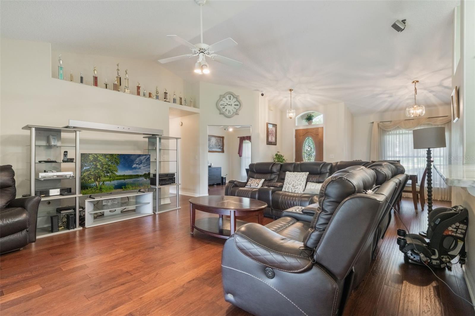 Image 5 of 43 For 11437 Alameda Sandra Drive
