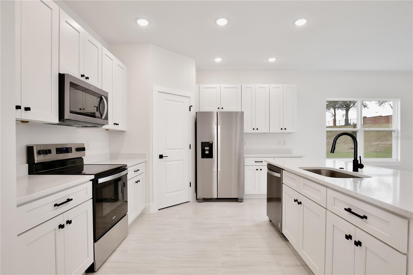 Image 3 of 21 For 1191 Stratton Avenue