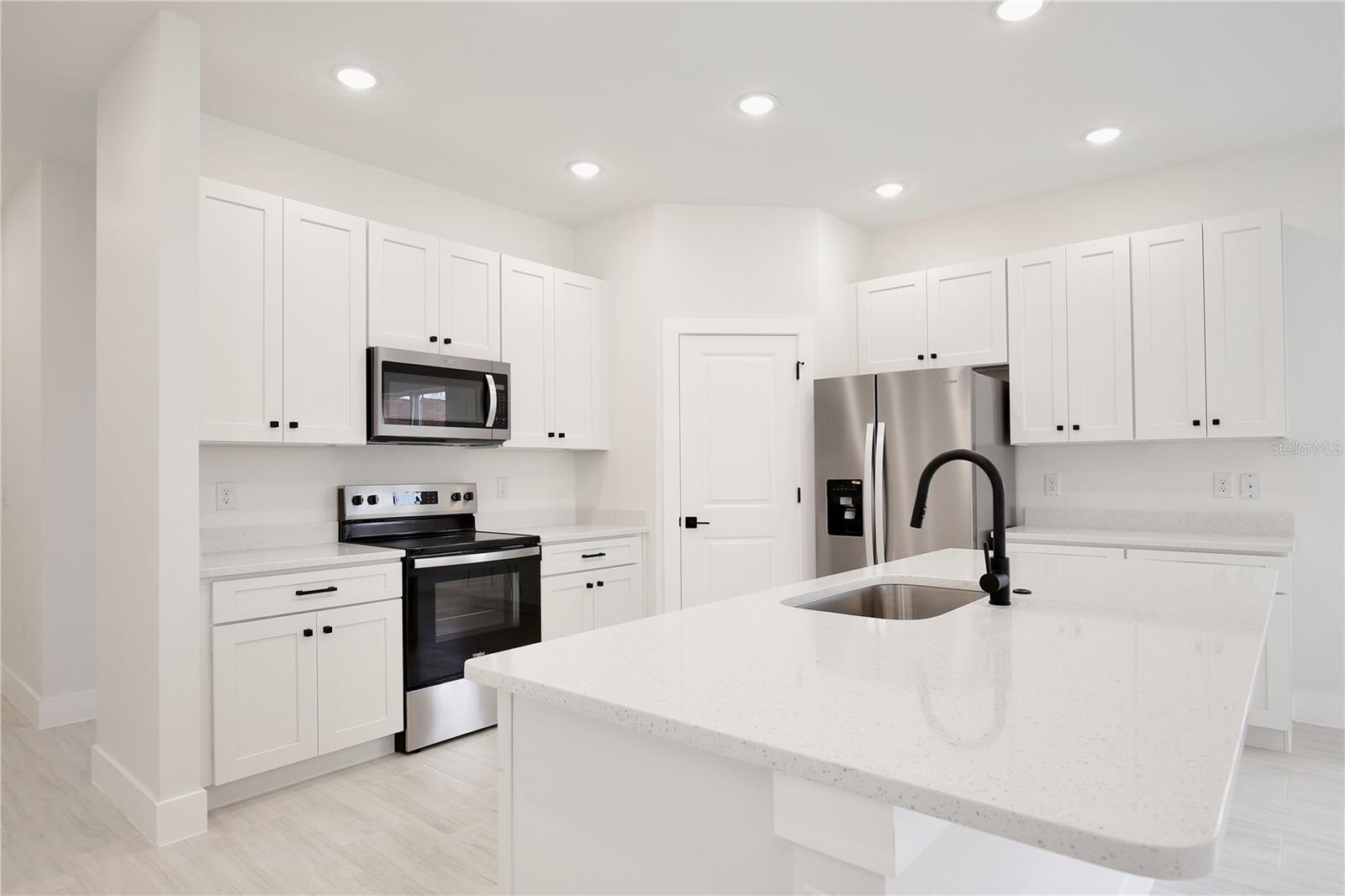 Image 4 of 21 For 1191 Stratton Avenue