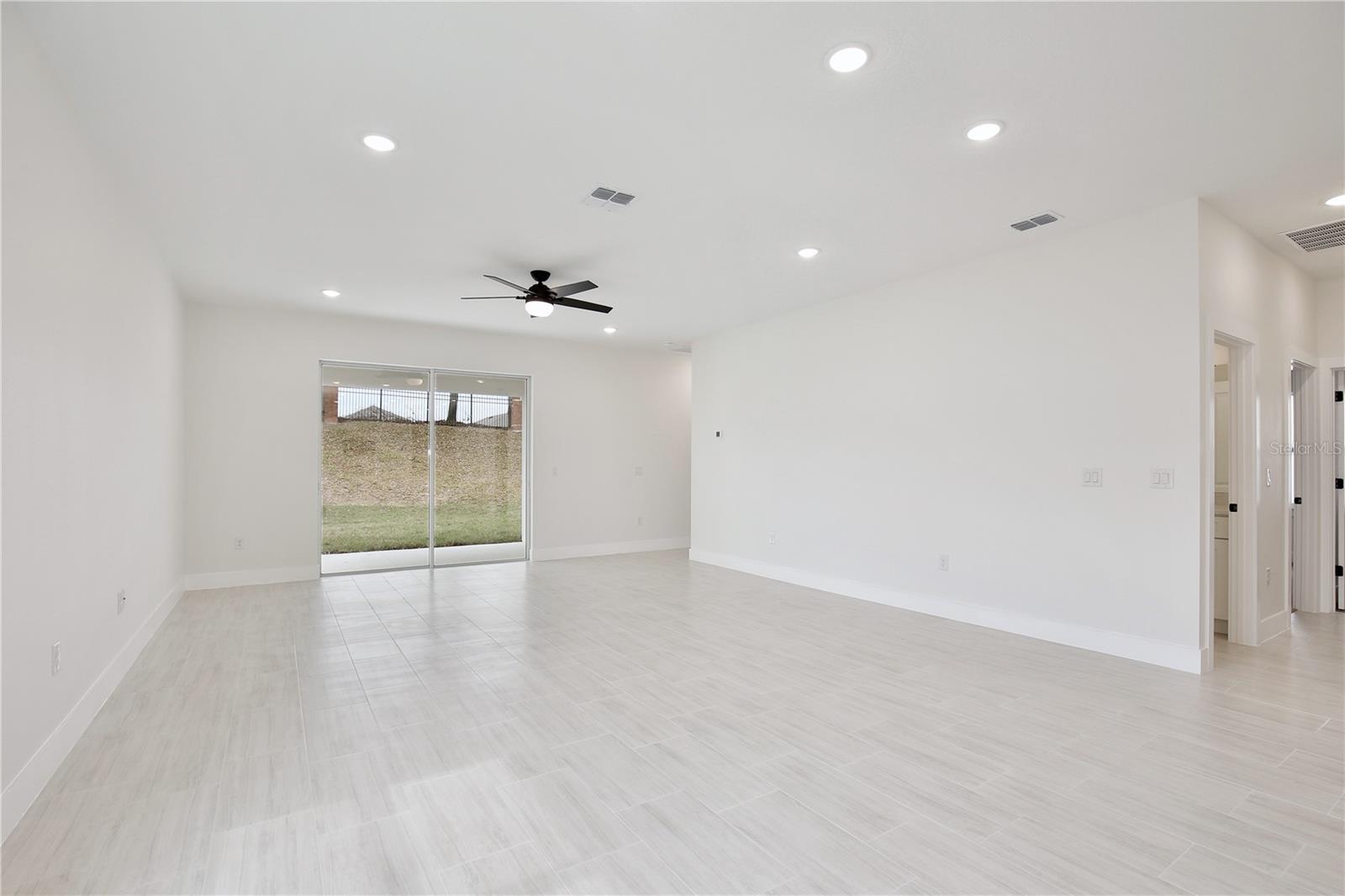 Image 6 of 21 For 1191 Stratton Avenue