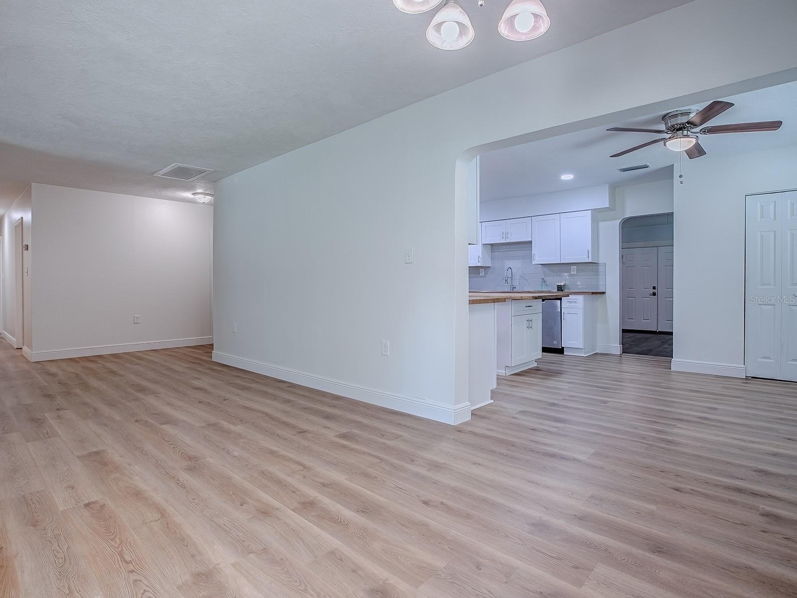 Image 11 of 64 For 9144 156th Place