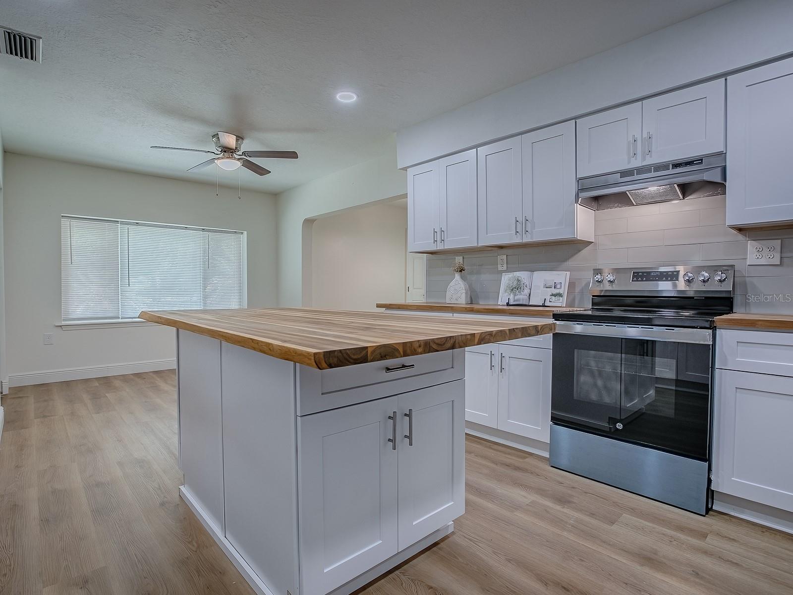 Image 16 of 64 For 9144 156th Place