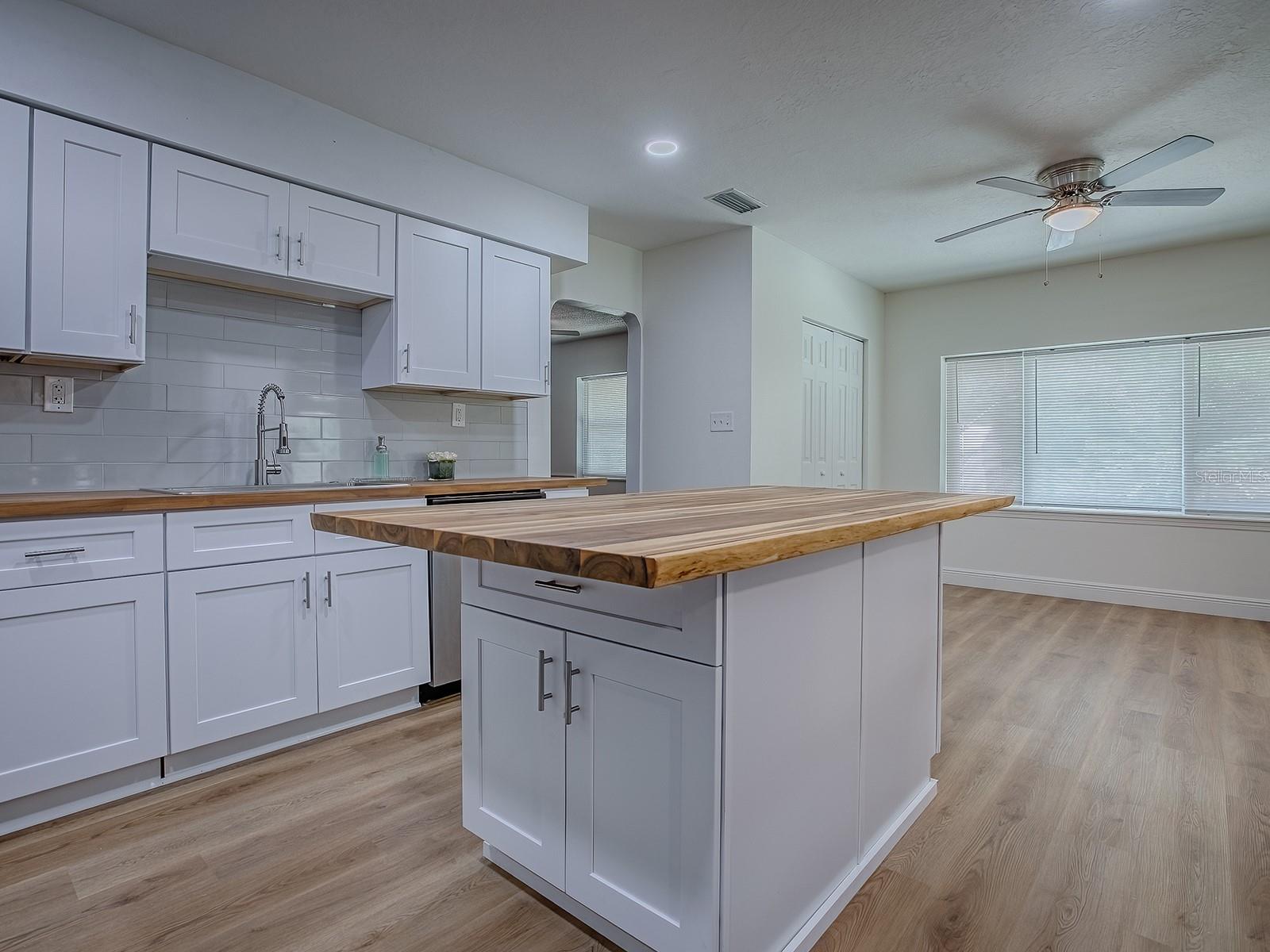 Image 17 of 64 For 9144 156th Place