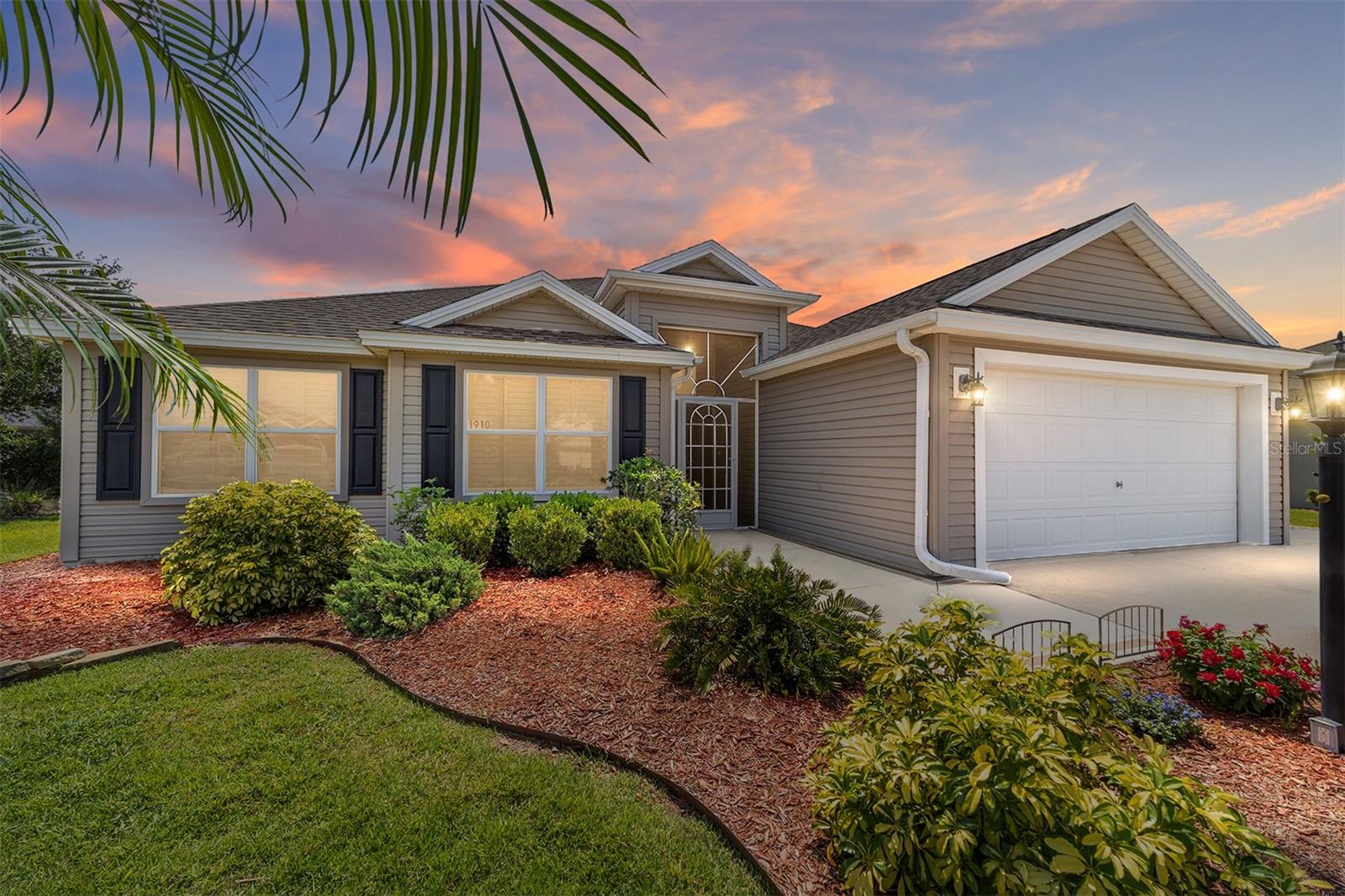 Details for 1910 Quiet Oak Court, THE VILLAGES, FL 32162