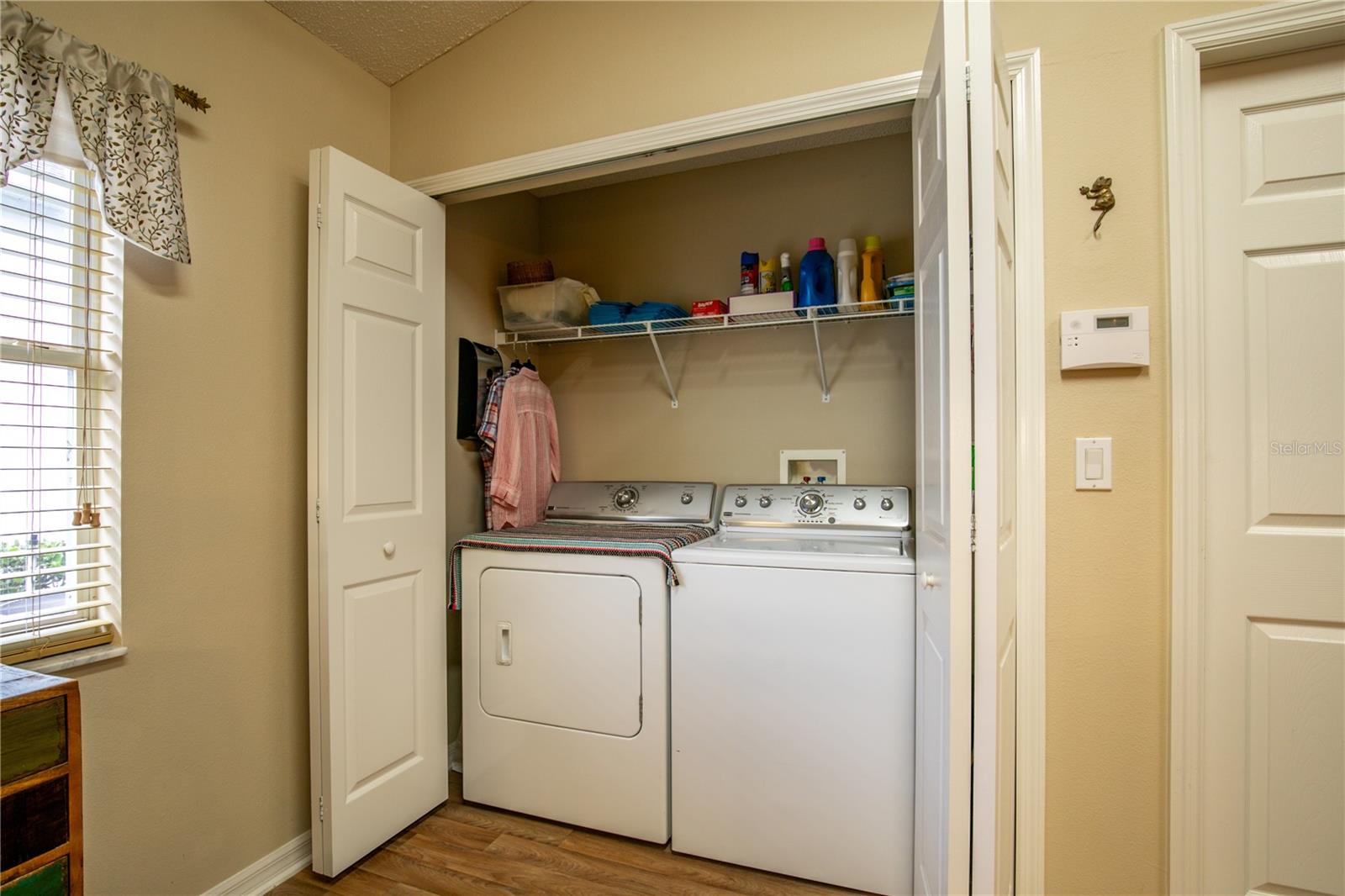 Image 21 of 46 For 4083 Capland Avenue
