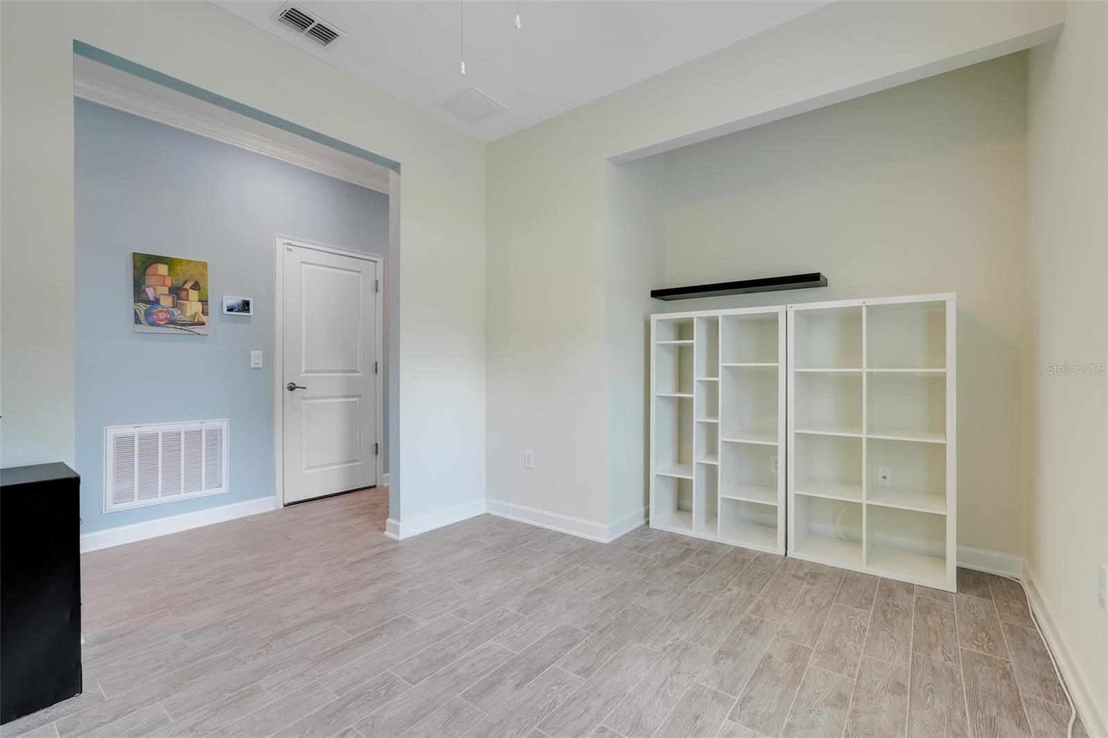 Image 21 of 50 For 3550 Fairwaters Court D