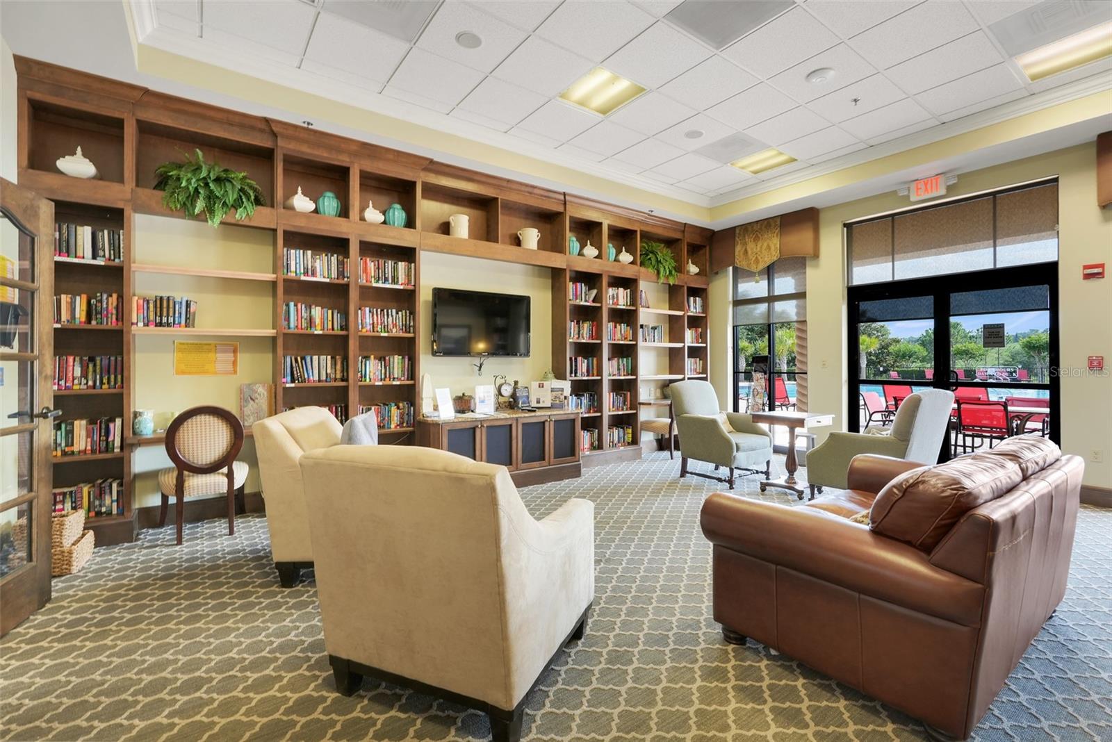 Image 42 of 50 For 3550 Fairwaters Court D