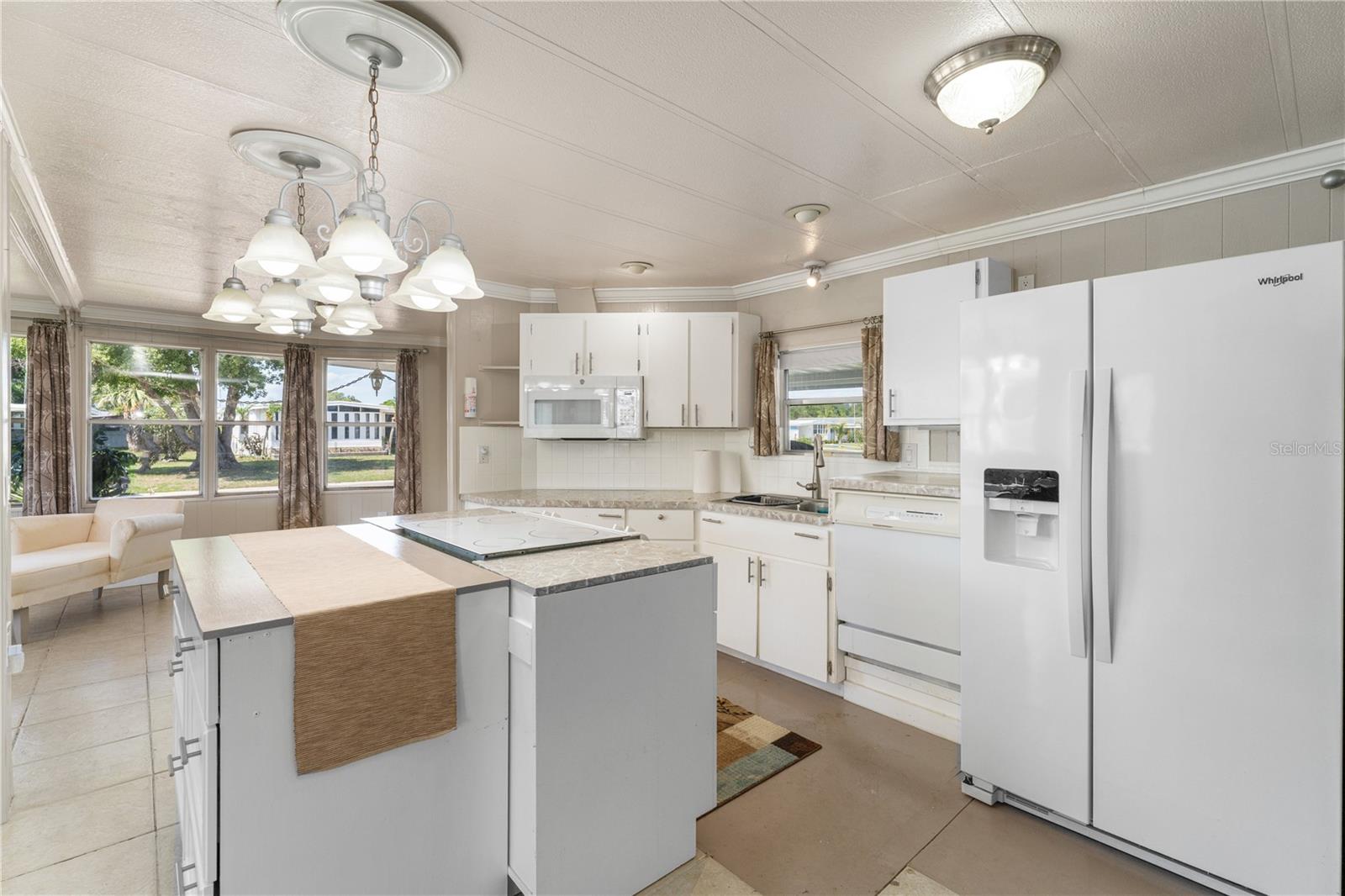 Image 14 of 39 For 1113 Elkhart Circle