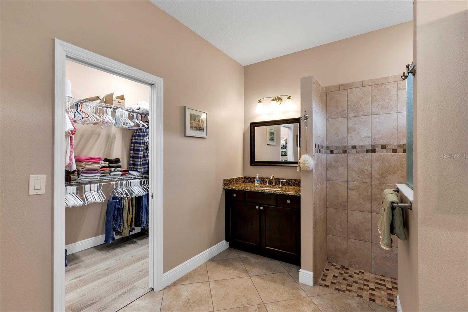 Image 21 of 56 For 3809 Arlington Ridge Boulevard