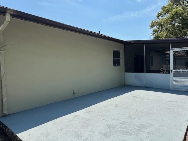 Listing photo id 0 for 7169 Holiday Drive
