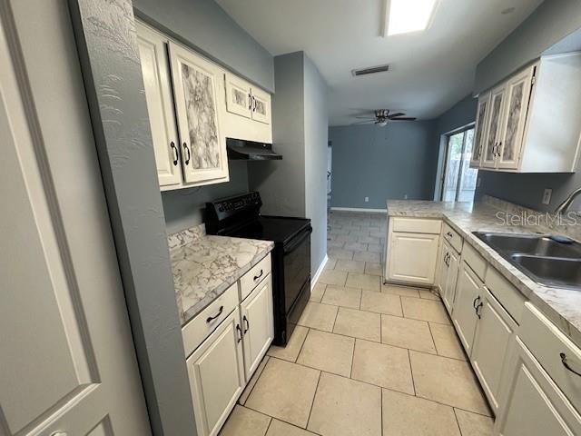 Listing photo id 1 for 7169 Holiday Drive
