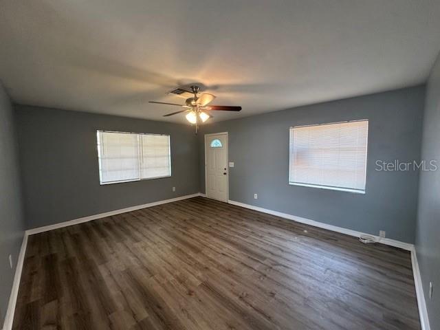Listing photo id 2 for 7169 Holiday Drive