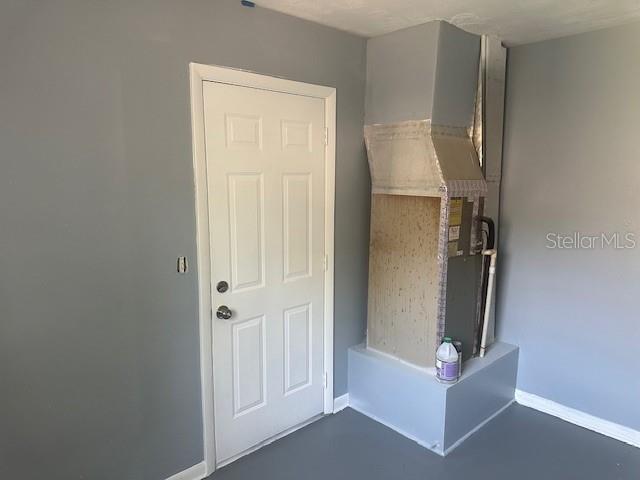 Listing photo id 6 for 7169 Holiday Drive
