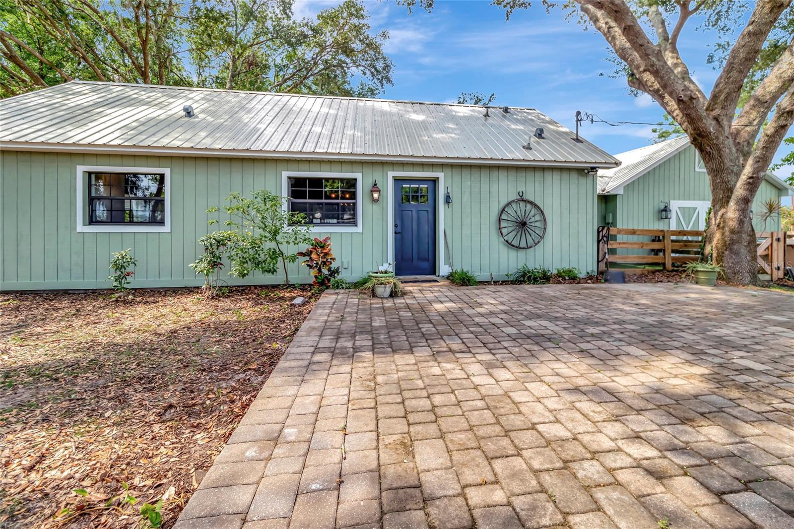 Image 2 of 49 For 10330 Dwights Road