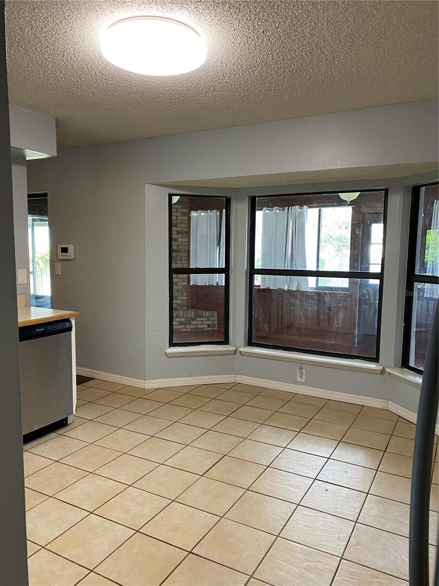 Image 20 of 24 For 901 Baylor Drive