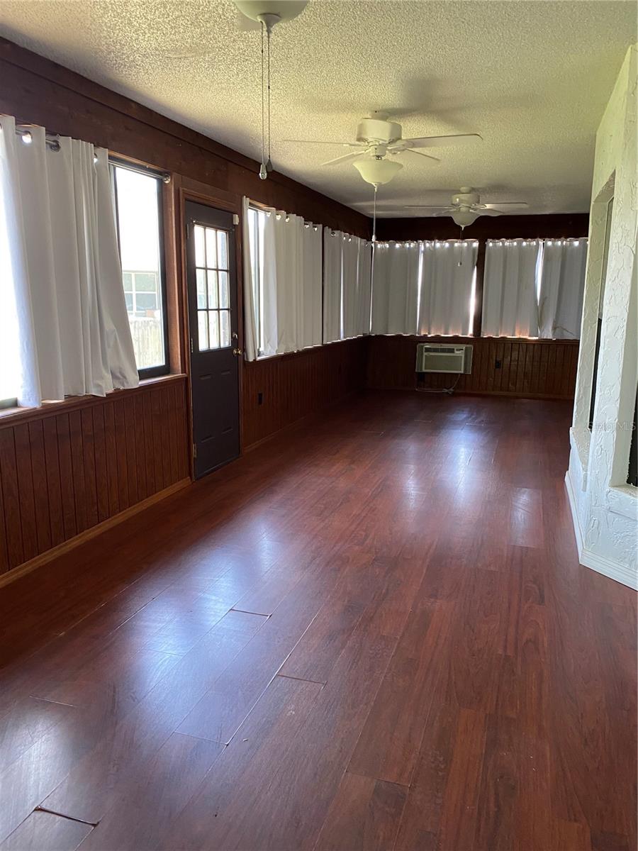 Image 8 of 24 For 901 Baylor Drive