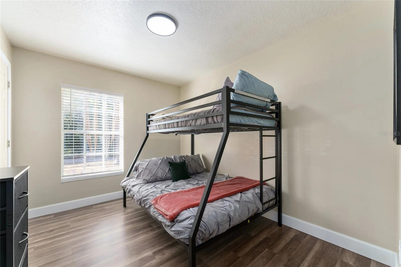Image 22 of 32 For 40140 Palm Street