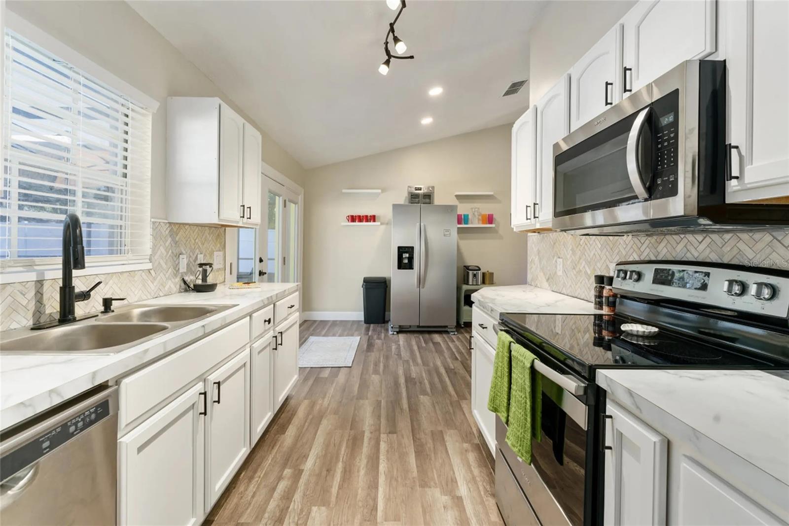 Image 8 of 32 For 40140 Palm Street
